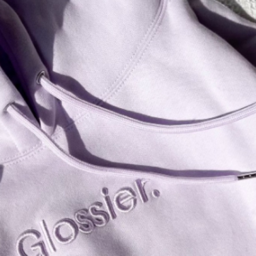 GLOSSIER — Embroidered Lavender Hoodie